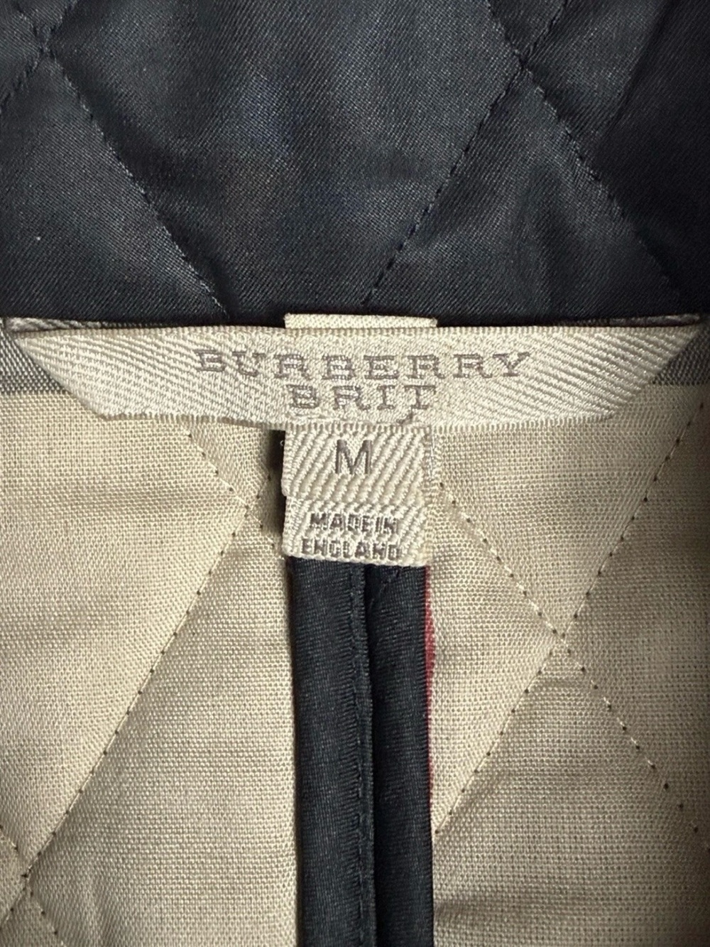 Burberry Black Quilted Jacket - Zip Front - Picture 10 of 14